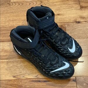Nike Black force football cleats men’s size 11 great condition
